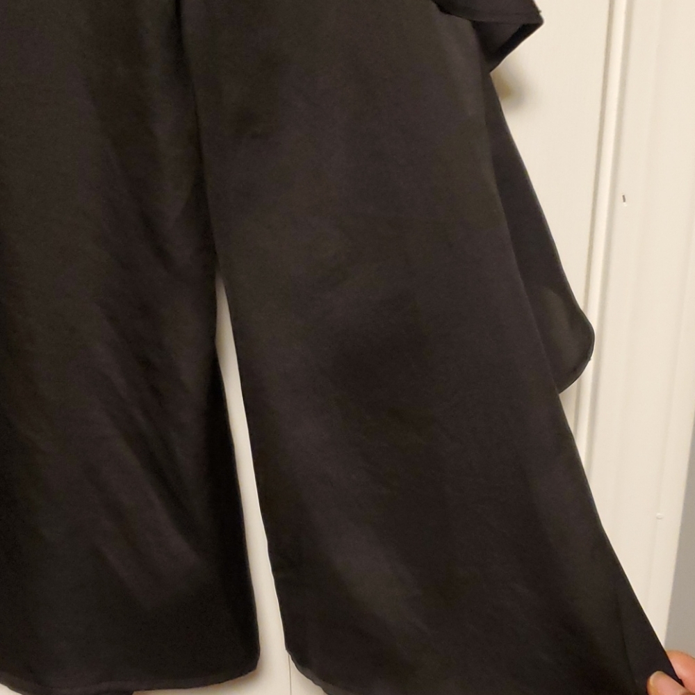 Wisp Ruffled Sleeve Blouse - Picture 2 of 4